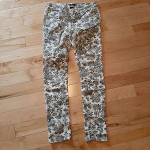 Material Girl floral pants Sz 5 small